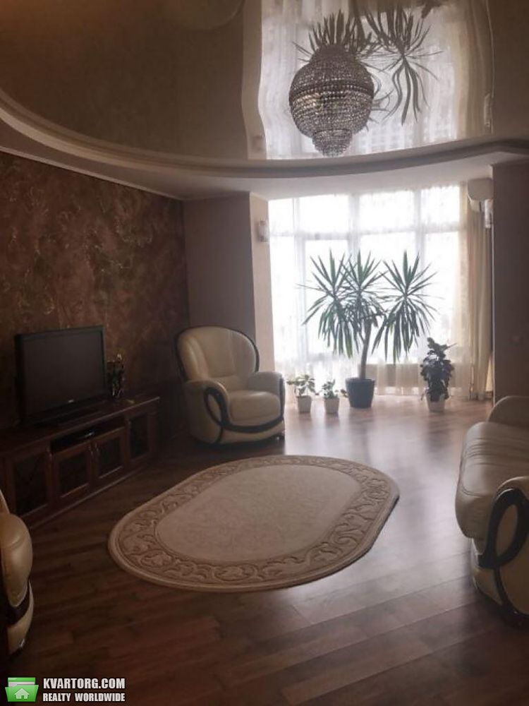 Rent out 2-room apartment. Киев,  Ломоносова — photo 3