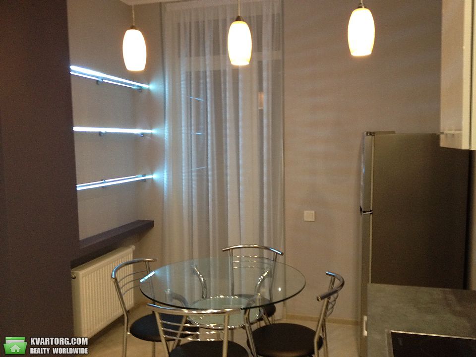 Rent out 2-room apartment. Киев, Регенераторная — photo 3