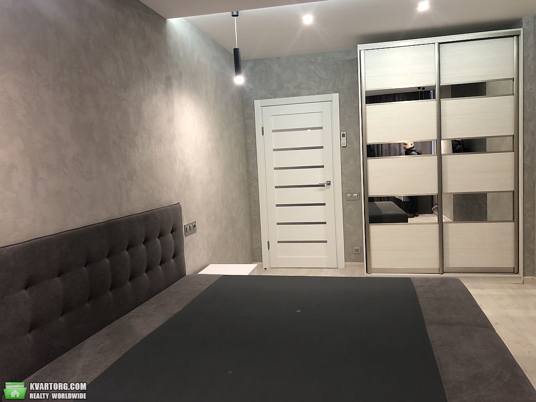 Rent out 1-room apartment. Киев,  Завальная — photo 4