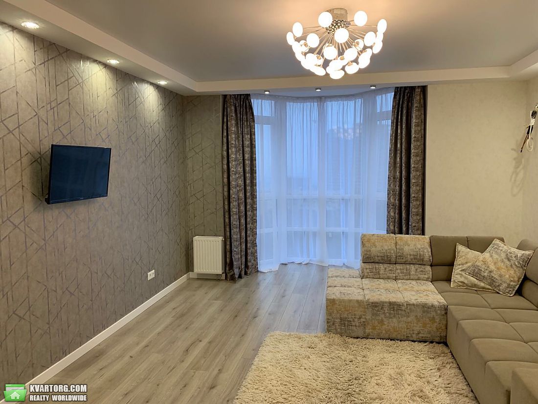 Rent out 2-room apartment. Киев,  Герцена — photo 1