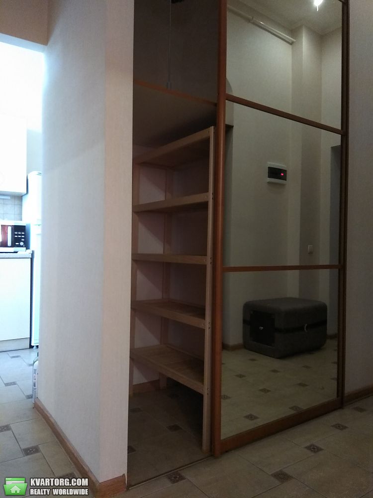 Rent out 1-room apartment. Киев,  Антоновича — photo 9