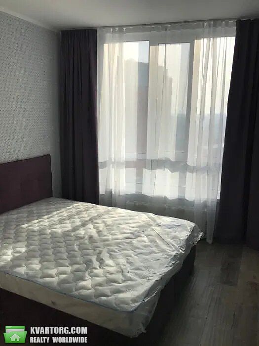 Rent out 2-room apartment. Киев,  Каховская — photo 2