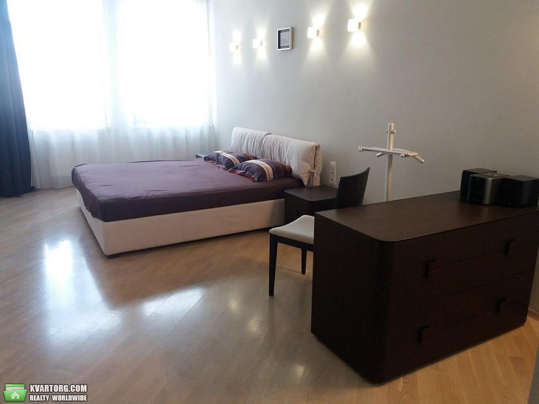 Rent out 3-room apartment. Киев,  Щекавицкая — photo 9