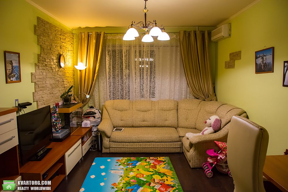 Sell 3-room apartment. Днепропетровск, Запорожское шоссе — photo 1