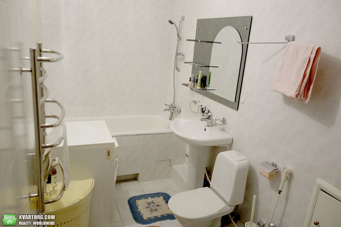 Rent out 3-room apartment. Киев,  Тургеневская — photo 10