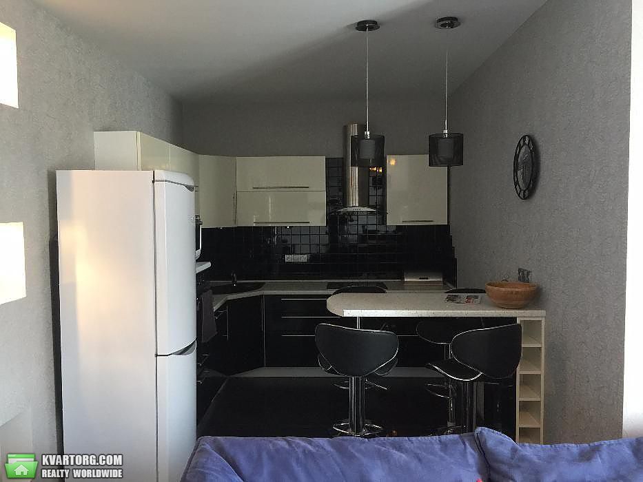 Rent out 2-room apartment. Киев,  Сечевых Стрельцов — photo 3