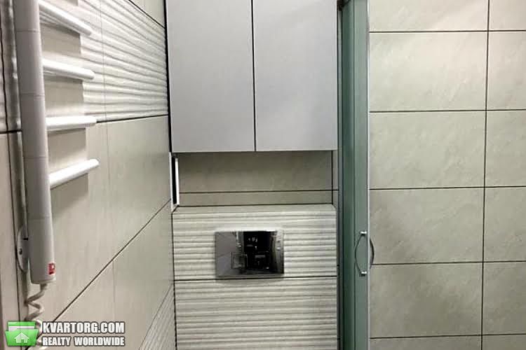 Rent out 1-room apartment. Киев, Евгения Коновальца — photo 2