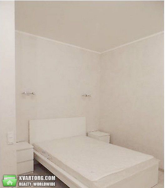Rent out 2-room apartment. Киев,  Жилянская — photo 3