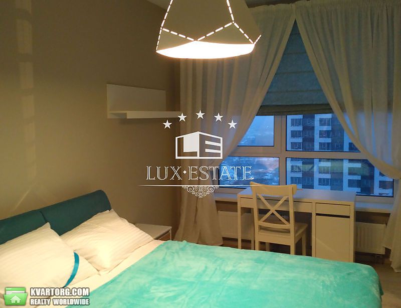 Rent out 3-room apartment. Киев,  Бажана — photo 3