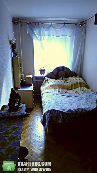 Sell 2-room apartment. Киев,  Российская — photo 1