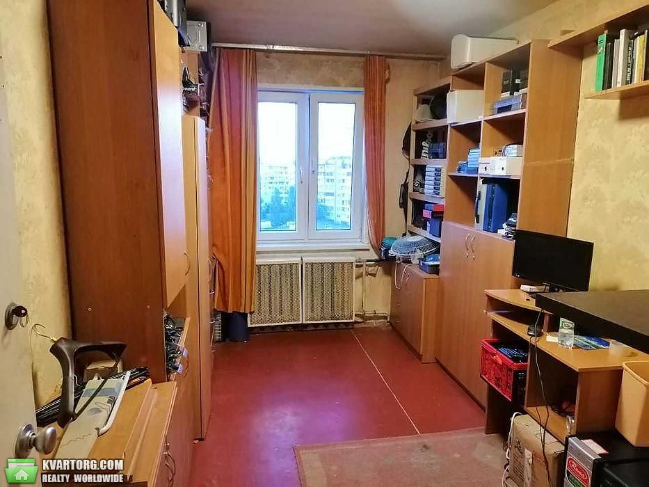 Sell 3-room apartment. Киев,  Приречная — photo 1