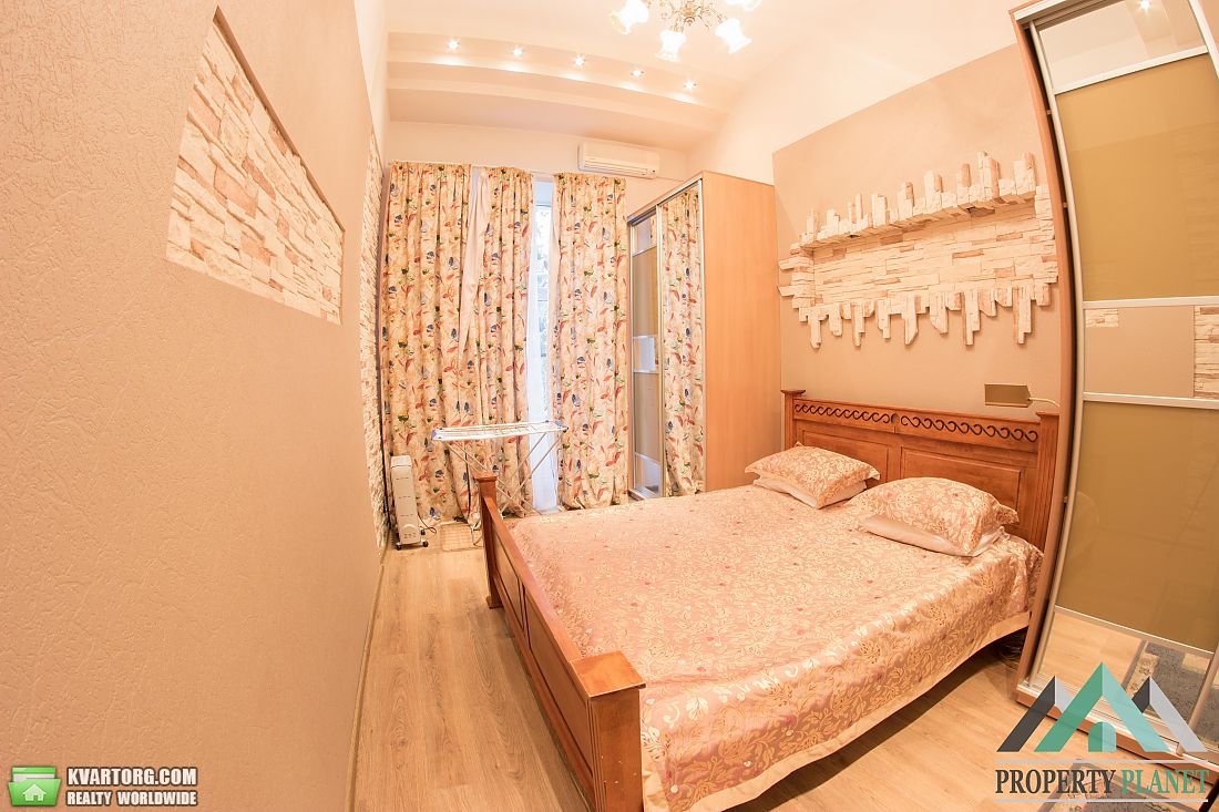 Rent out 2-room apartment. Киев,  Стрелецкая — photo 1