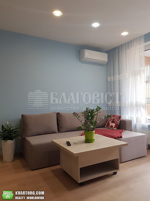 Rent out 2-room apartment. Киев,  Заречная 1в — photo 1