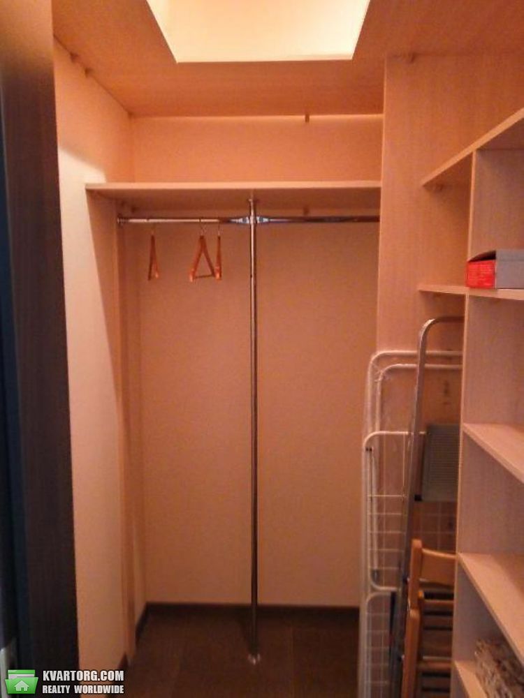 Rent out 2-room apartment. Киев,  Чавдар — photo 5