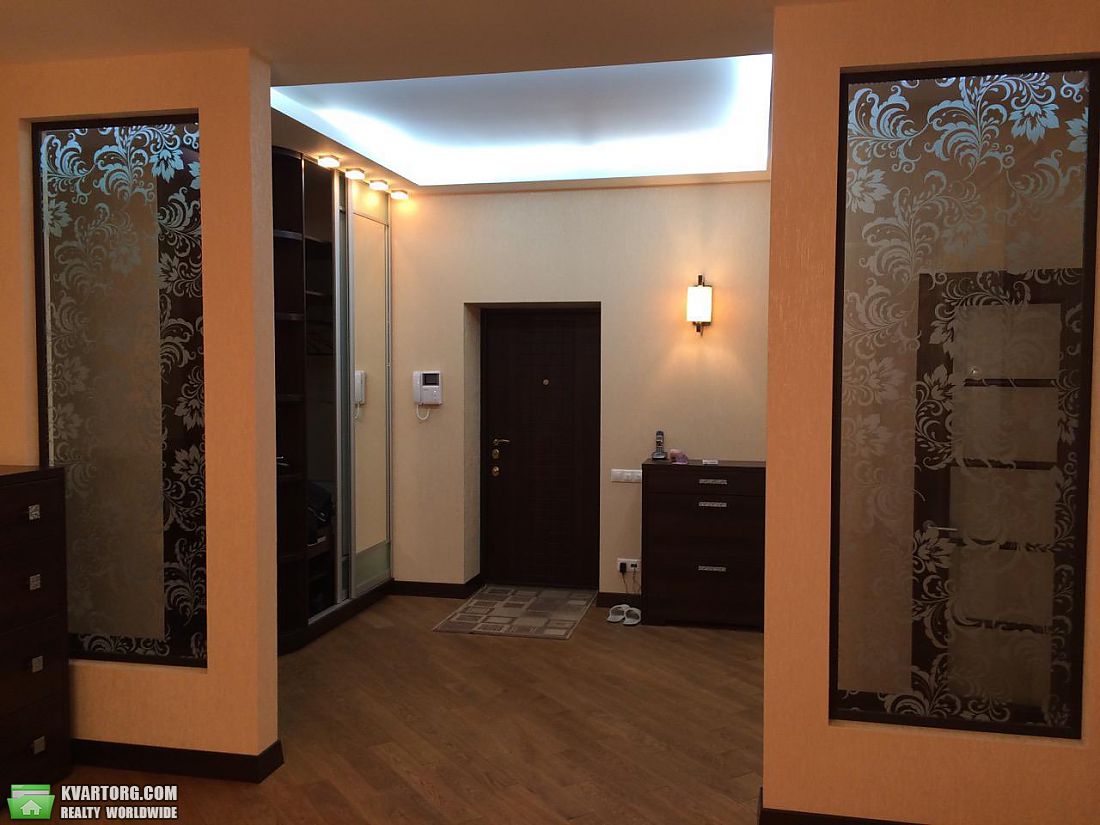 Rent out 2-room apartment. Киев, Леси Украинки бул — photo 5