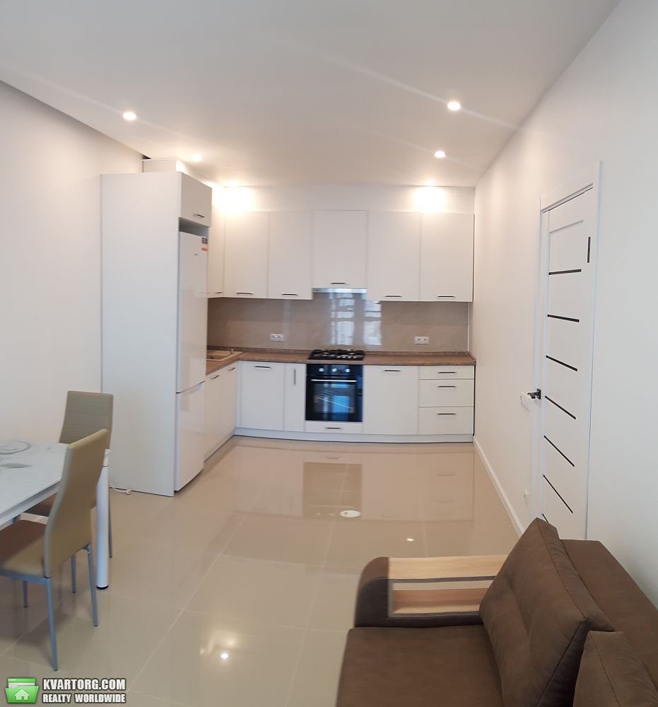 Rent out 1-room apartment. Львов, Угорська — photo 2
