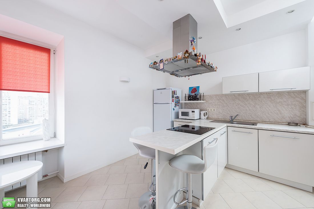 Rent out 2-room apartment. Киев,  Срибнокильская — photo 2