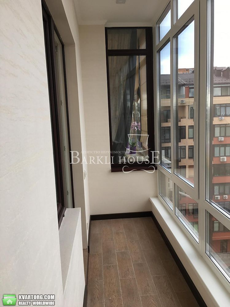 Rent out 2-room apartment. Киев,  Уборевича — photo 4