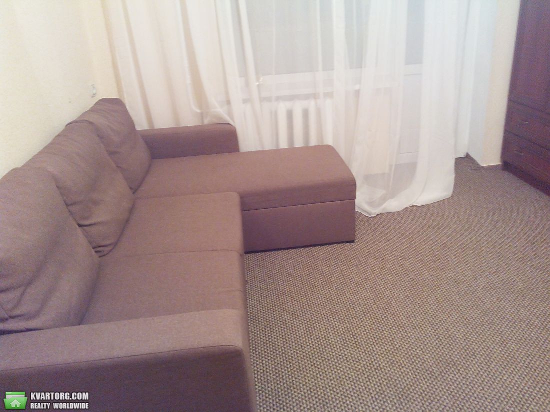 Rent out 1-room apartment. Киев,  Ватутина пр — photo 3