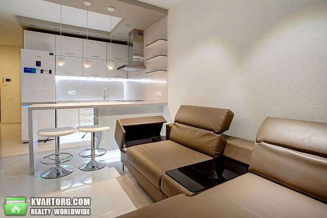 Rent out 2-room apartment. Киев,  Оболонский пр — photo 1