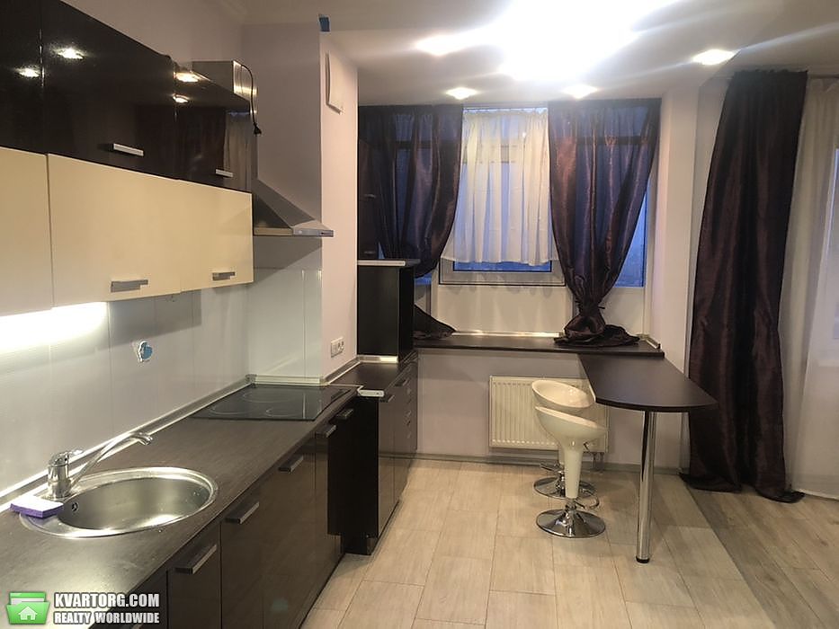 Sell 2-room apartment. Киев,  Дегтяревская — photo 2