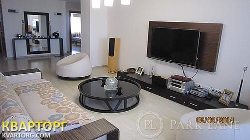Sell 4-room apartment. Киев,  Клиническая — photo 1