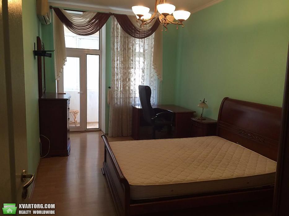 Rent out 2-room apartment. Киев,  Саксаганского — photo 1