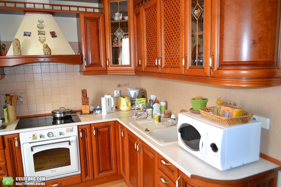 Rent out 2-room apartment. Киев,  Героев Обороны — photo 2