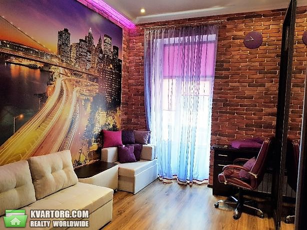 Rent out 1-room apartment. Киев,  Франко — photo 10