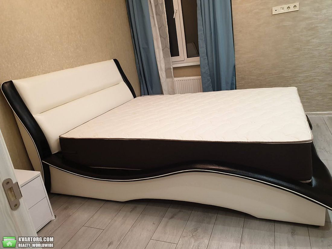 Rent out 2-room apartment. Киев,  Петропавловская — photo 4