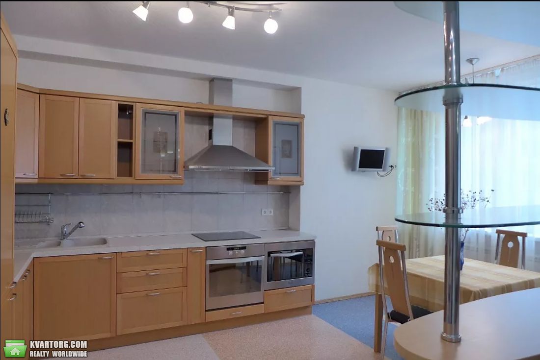 Rent out 2-room apartment. Киев,  Никольско-Слободская — photo 3