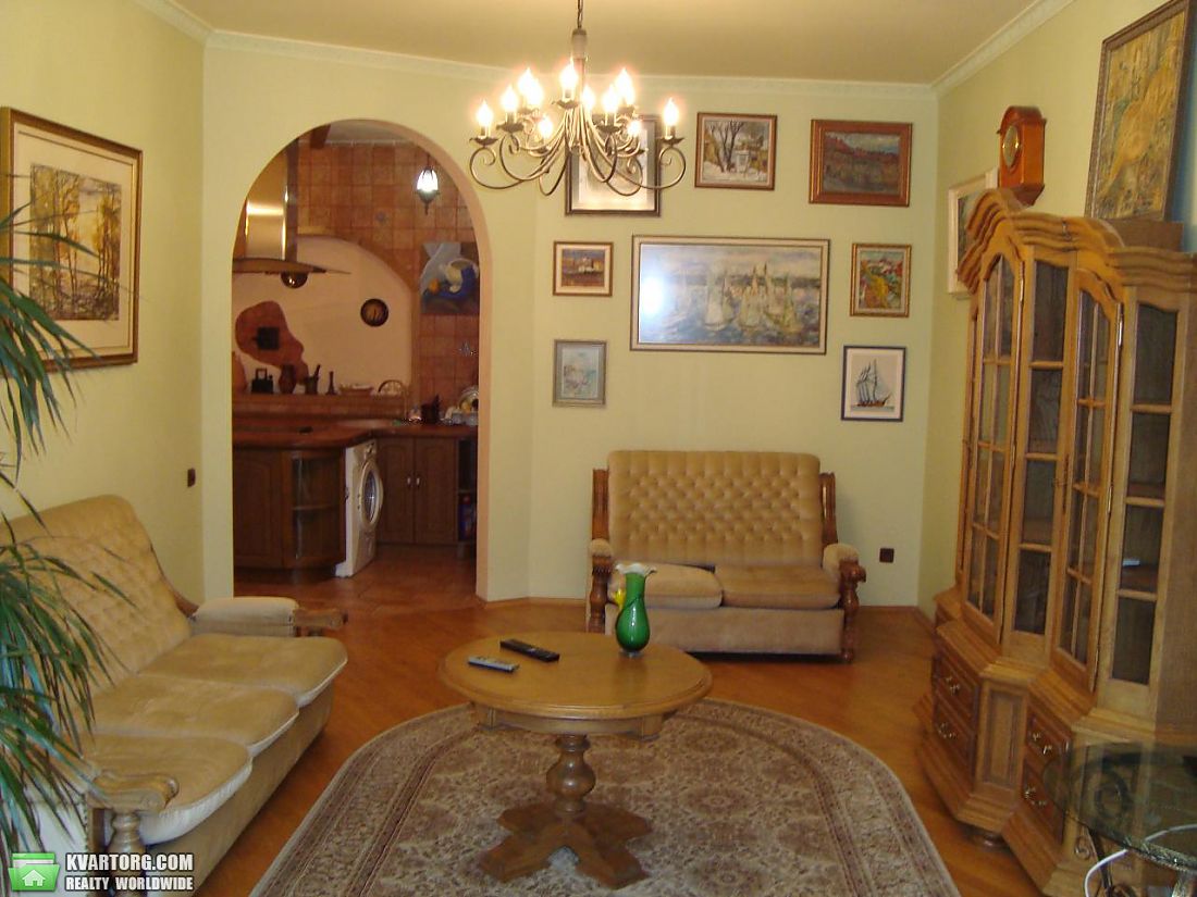Rent out 2-room apartment. Киев,  Волошская — photo 1