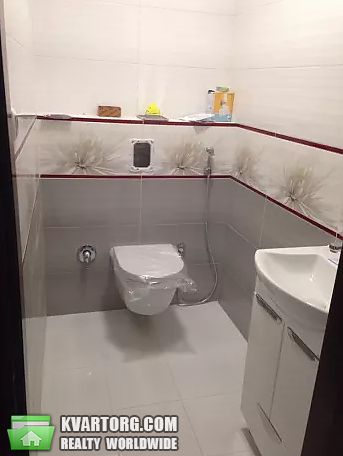 Rent out 3-room apartment. Киев, ернста — photo 3