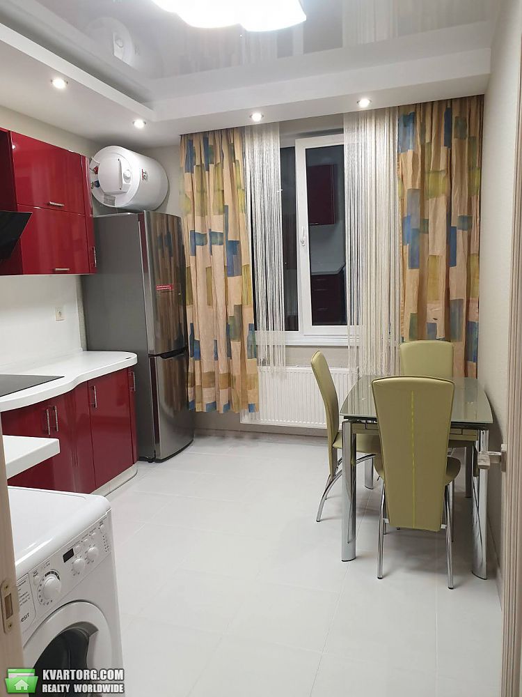 Rent out 2-room apartment. Киев,  Петропавловская — photo 7