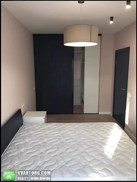 Rent out 2-room apartment. Киев,  Дарогоманова — photo 2