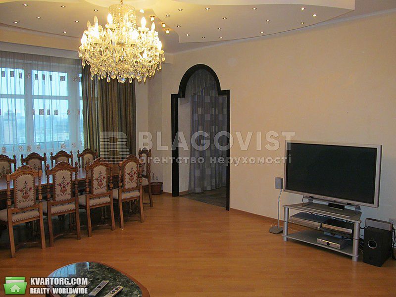 Rent out 4-room apartment. Киев,  Щорса — photo 3