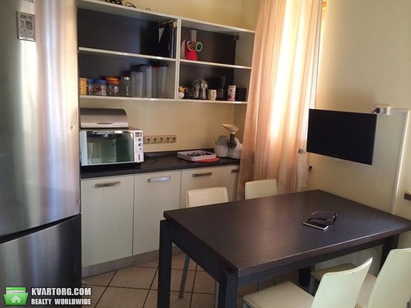 Rent out 2-room apartment. Киев,  Мазепы — photo 5