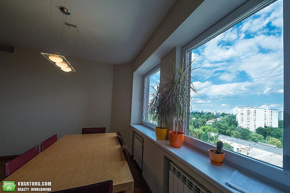Rent out 4-room apartment. Киев,  Клиническая — photo 6