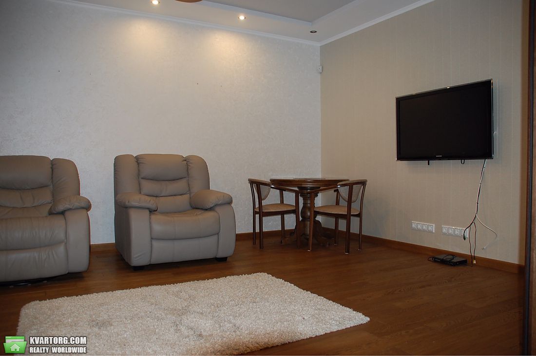 Rent out 4-room apartment. Киев,  Срибнокильская — photo 3