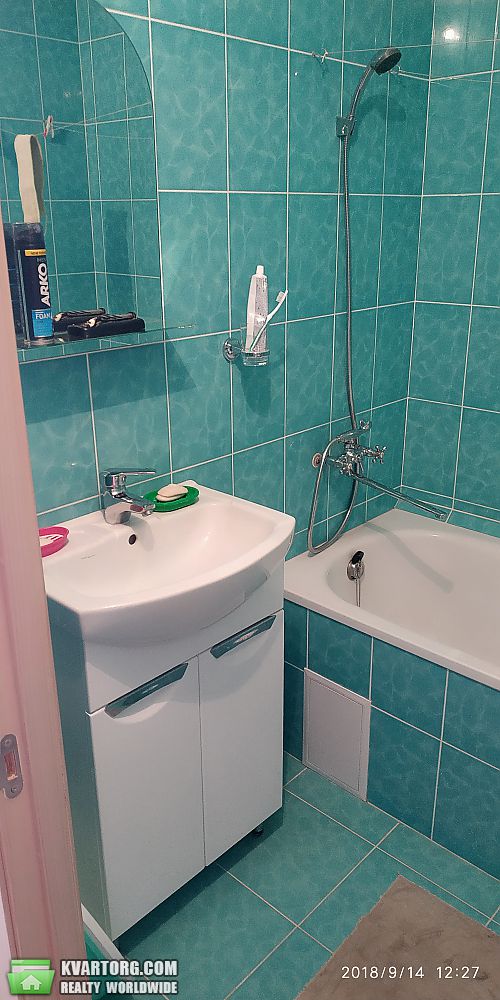 Rent out 2-room apartment. Киев,  Ревуцкого — photo 8