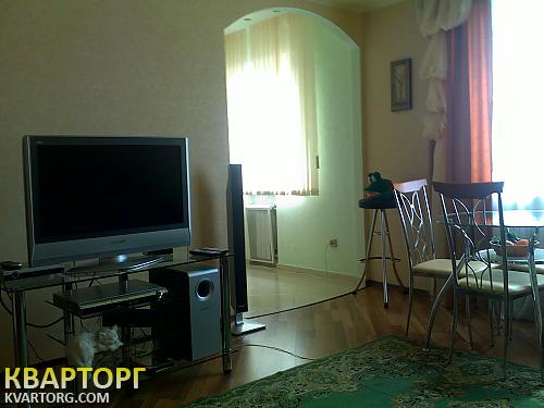 Rent out 2-room apartment. Киев, Жилянская — photo 1