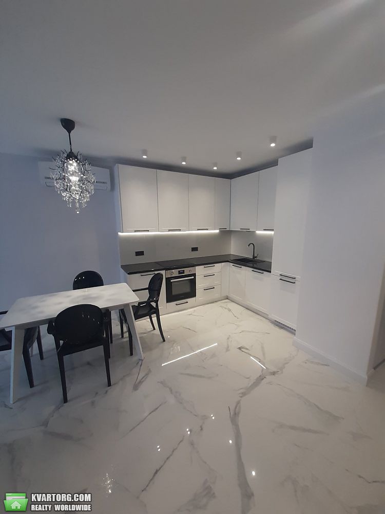 Rent out 1-room apartment. Львов, Замарстинівська — photo 4