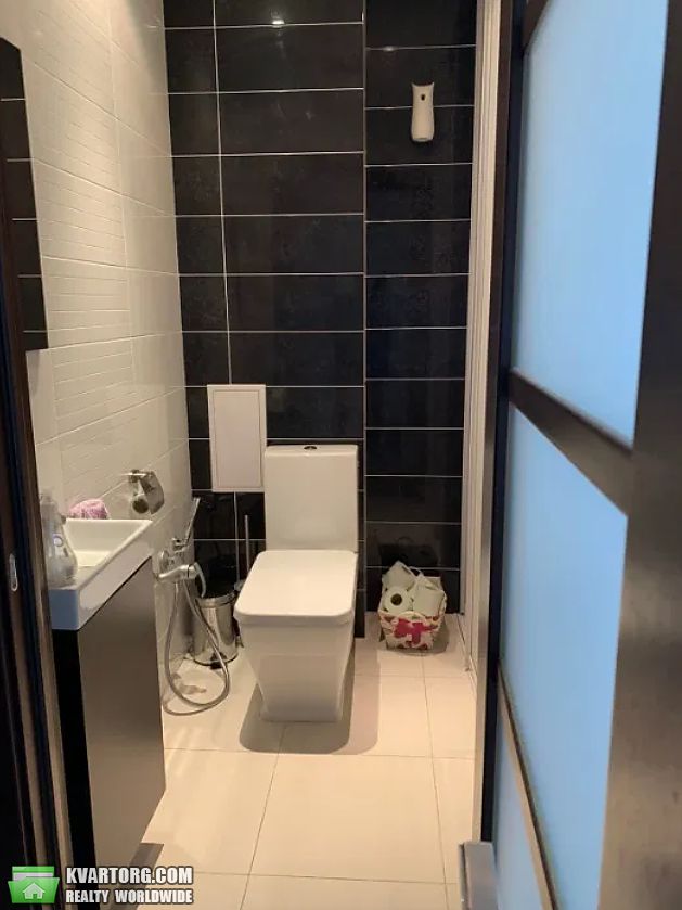 Rent out 2-room apartment. Киев,  Харьковское шоссе, 19а — photo 7