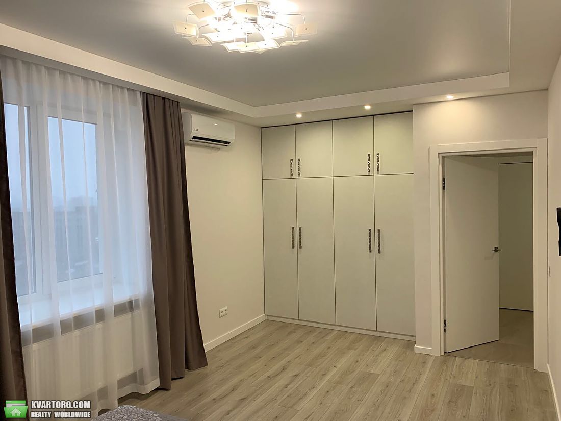 Rent out 2-room apartment. Киев,  Герцена — photo 4