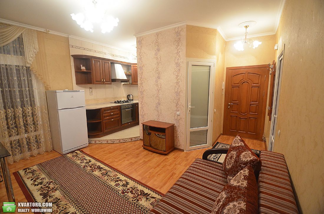 Rent out 2-room apartment. Николаев, Шнеерсона — photo 1