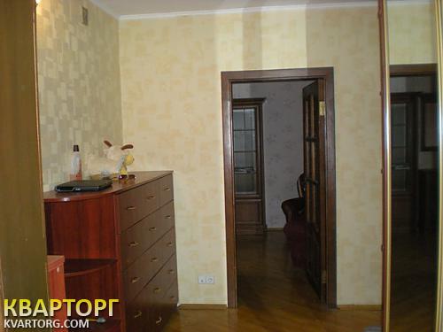 Rent out 2-room apartment. Киев, Котовского ул. — photo 4