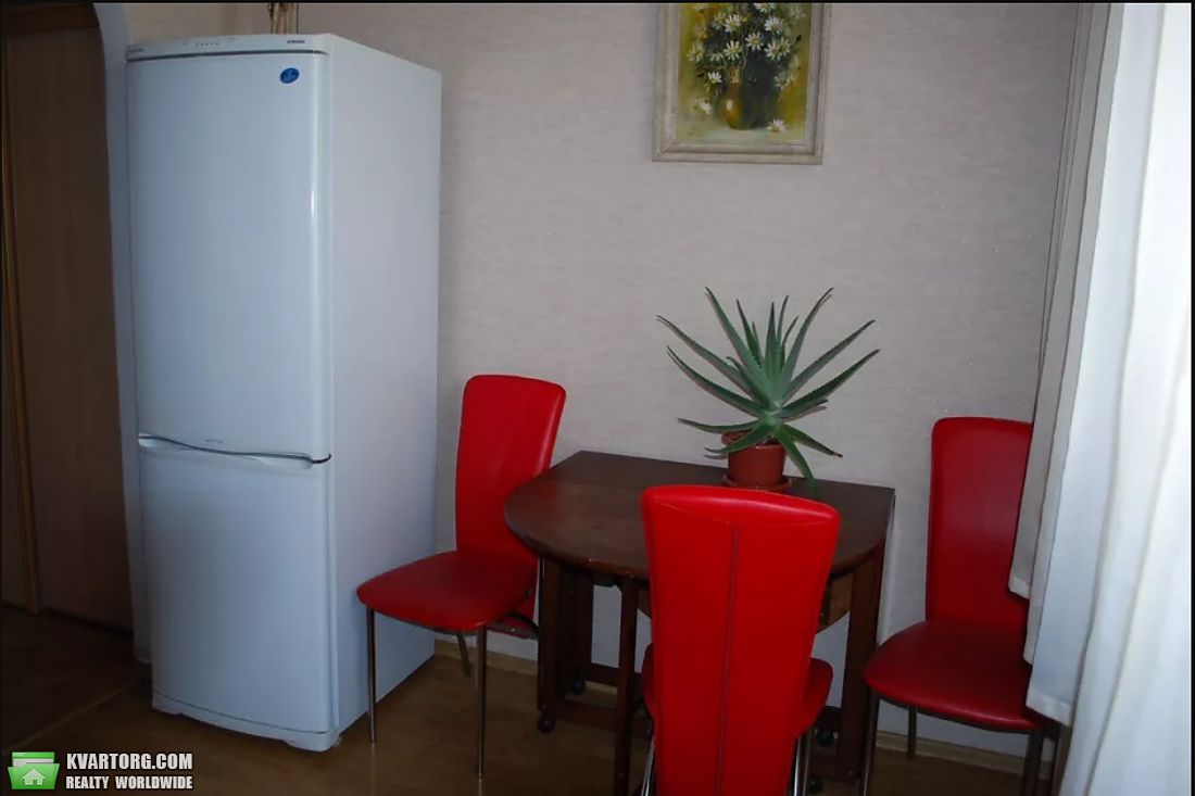 Rent out 3-room apartment. Киев, Олейника — photo 3