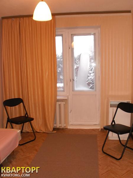 Rent out 3-room apartment. Киев,  Коллекторная — photo 5