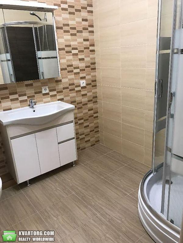 Rent out 2-room apartment. Киев,  Богдана Хмельницкого — photo 7