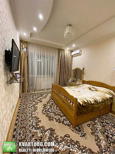 Sell 5-room apartment. Киев,  Святошинская — photo 1